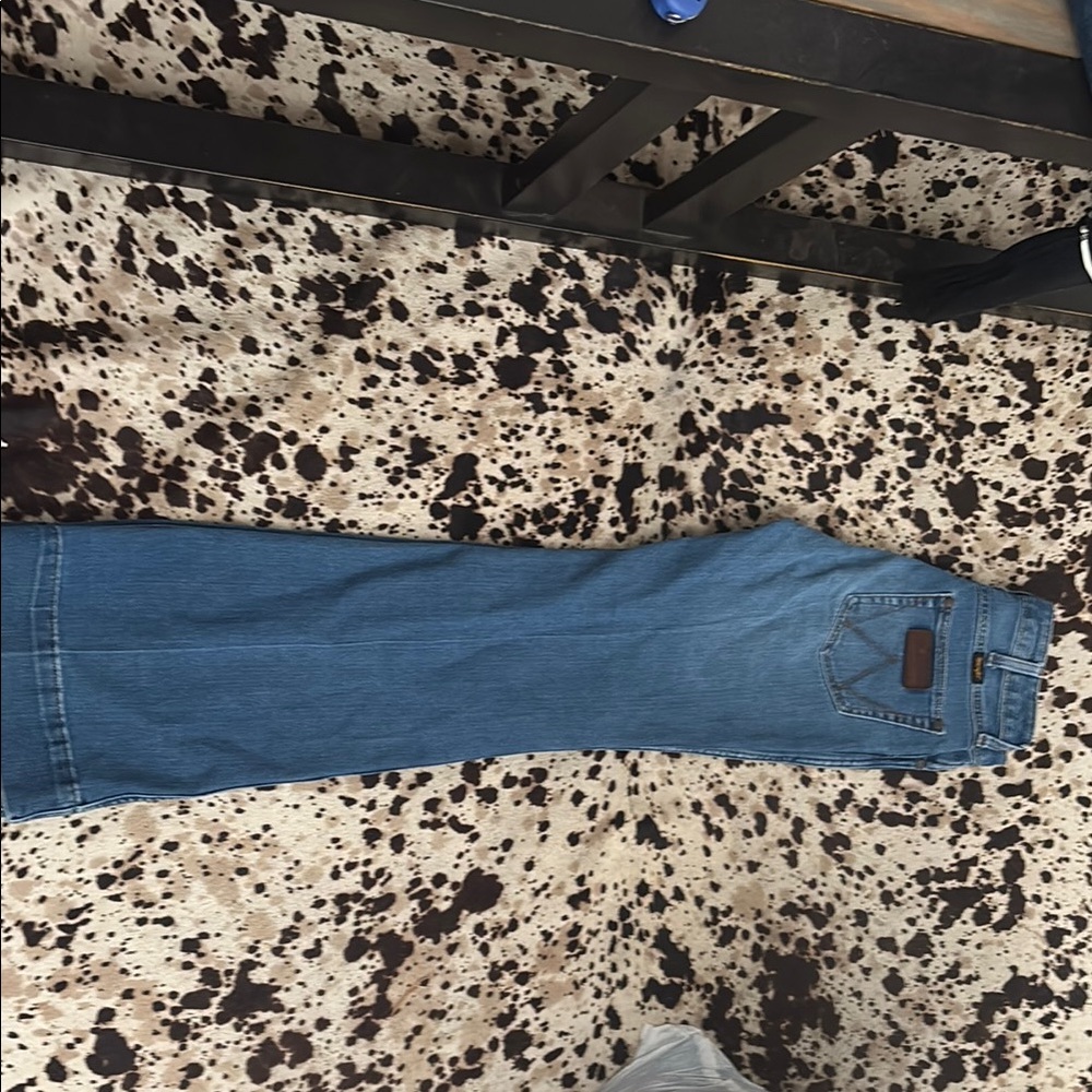 Wrangler retro bell bottom jeans and high waisted. Super comfortable and stylish